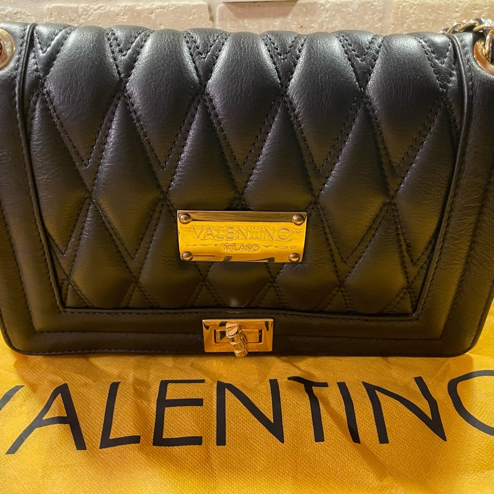Authentic Valentino Alice Quilted Leather Shoulder Bag. Like new.Only used once. - Picture 10 of 15